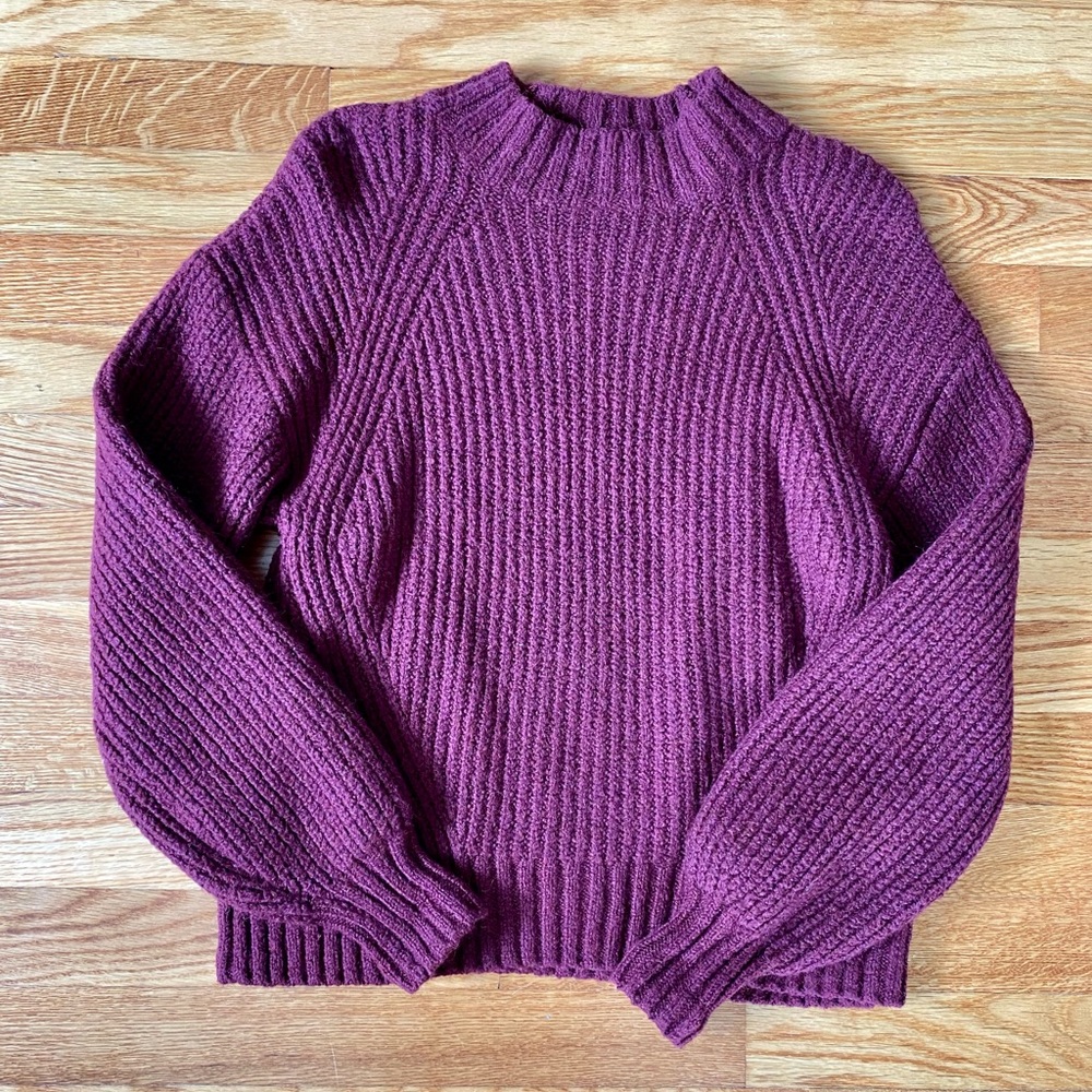 Old Navy crew neck sweater